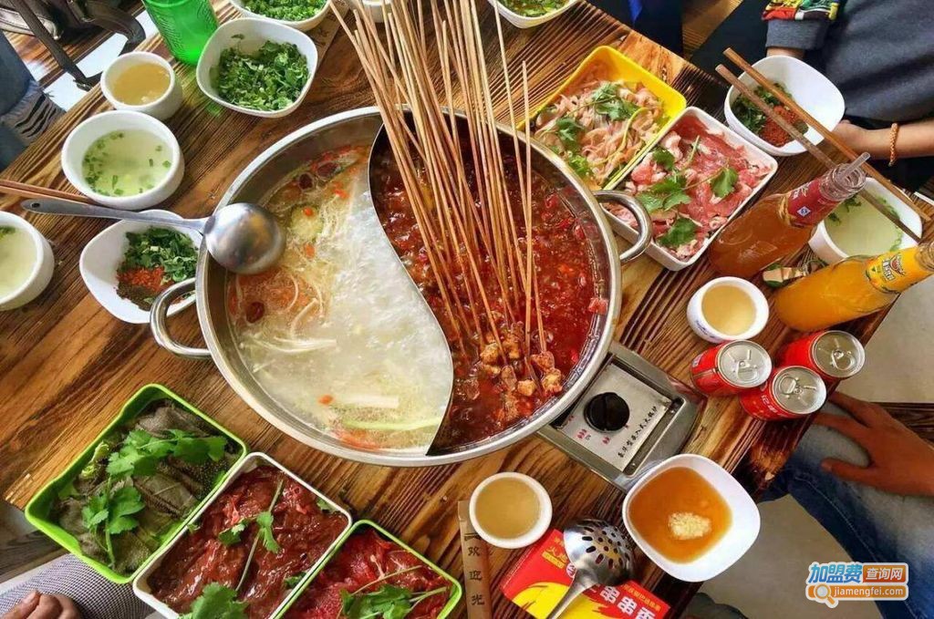 吕串串老味火锅加盟费