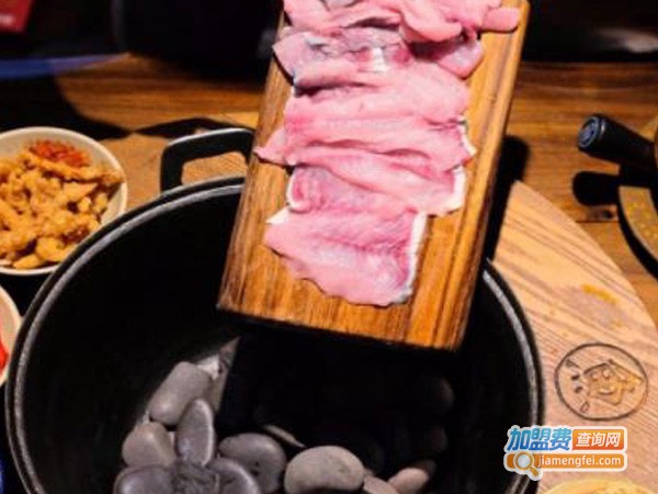鱼夫鱼仔鹅卵石火锅加盟费