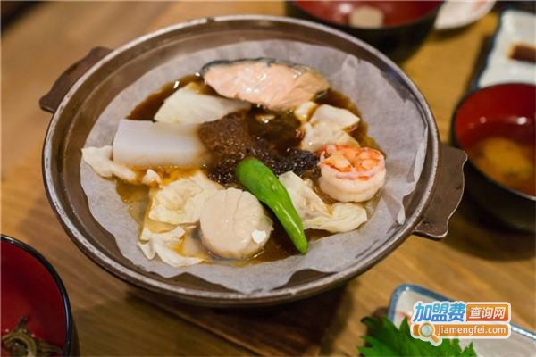盛玖锅锅物料理加盟费