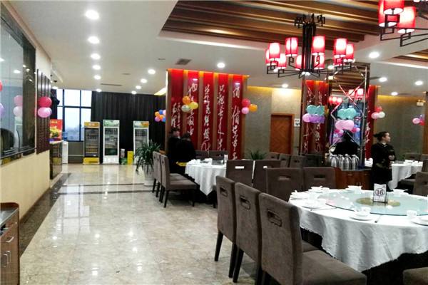 龙船人食府加盟