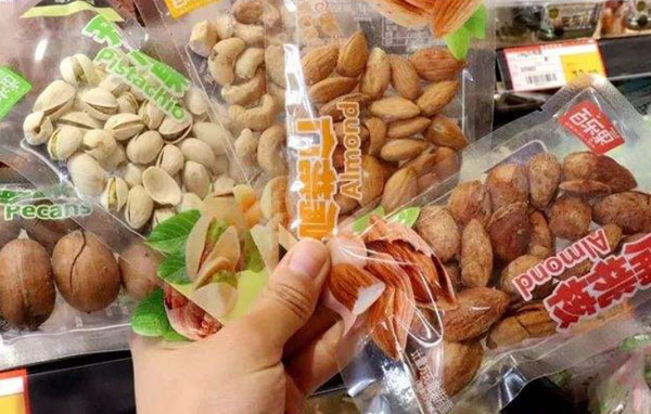 好吃屋零食量贩加盟费