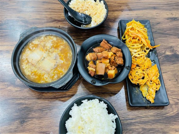 香满坛砂锅坛肉馆加盟费