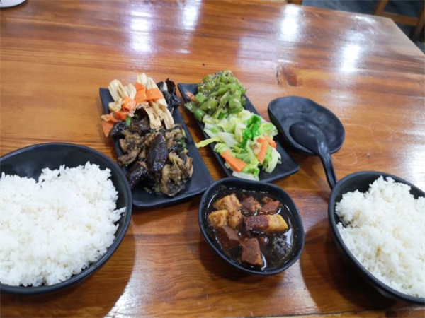 香满坛砂锅坛肉馆加盟费