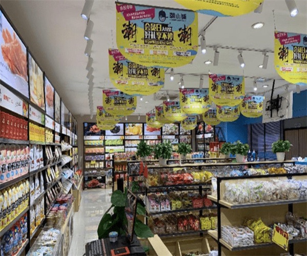 潮小铺零食加盟