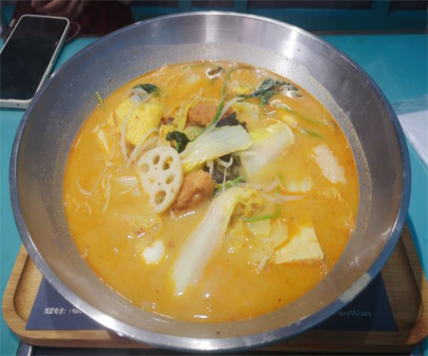 安小鱼轻食麻辣烫加盟费