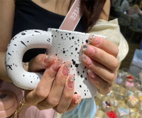 尤米一站式美甲加盟