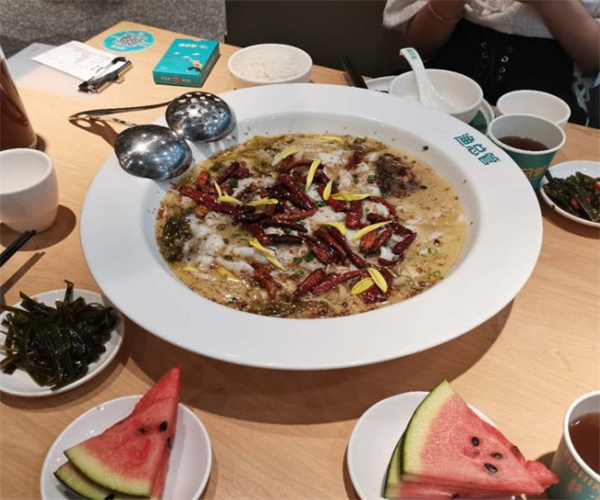 渔总管骨汤酸菜鱼加盟