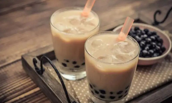 甜拉拉奶茶店加盟