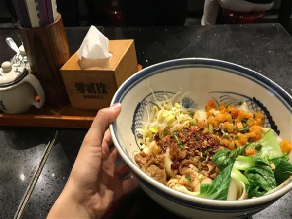 【零贰玖油泼面加盟】开店加盟零贰玖油泼面,你就是土豪!