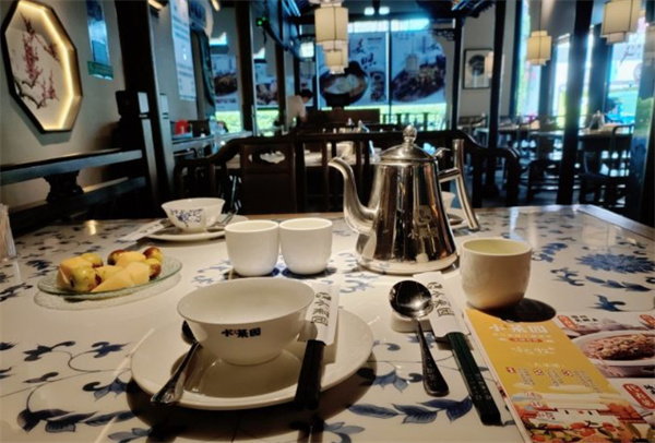 【小菜园餐厅加盟】开小菜园餐厅加盟店致富奔小康！