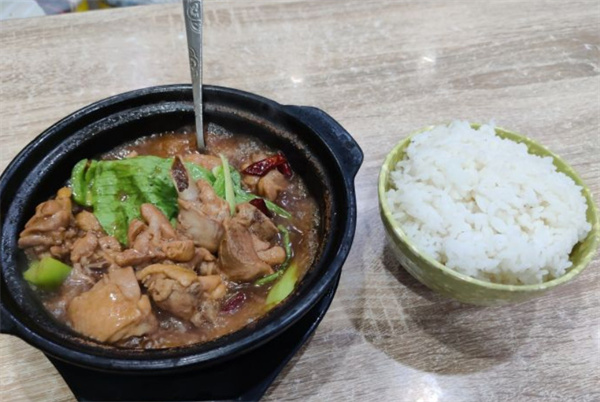 速味居黄焖鸡加盟