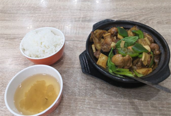 速味居黄焖鸡加盟