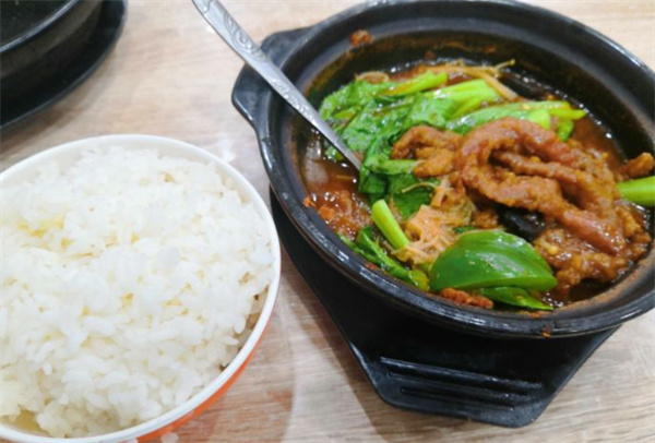 速味居黄焖鸡加盟