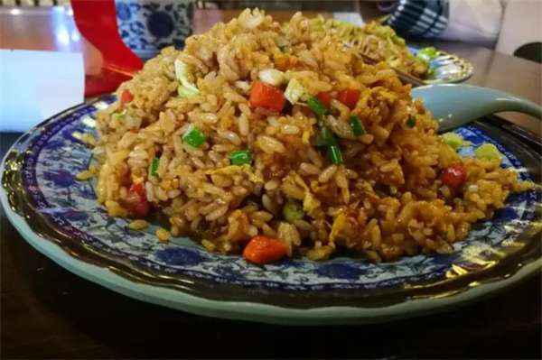 特色炒饭加盟
