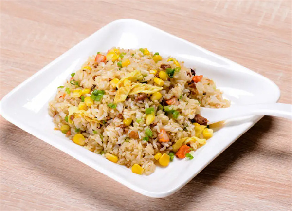 特色炒饭加盟