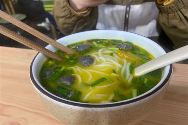 什家婆乌鸡米线