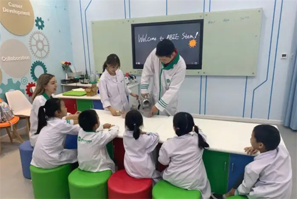 爱贝迪学院加盟