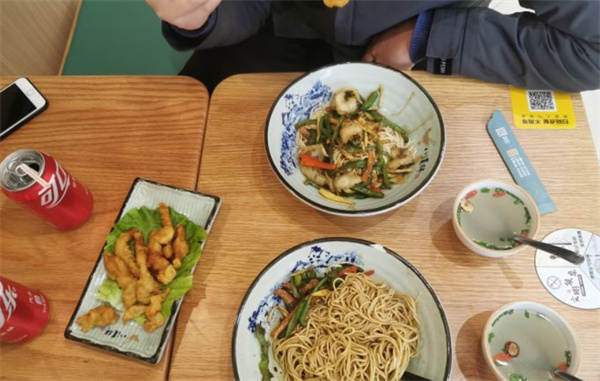 八道拌面加盟
