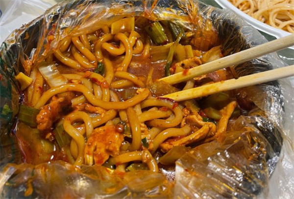 玲玲米粉加盟