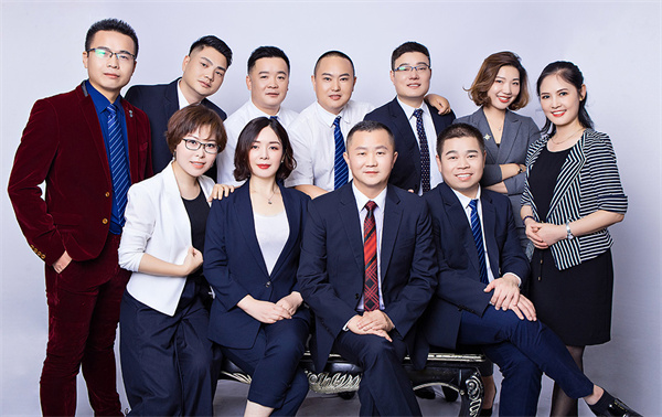 东灶鱼头火锅加盟