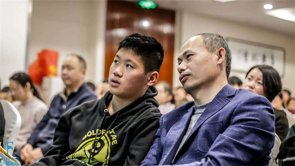 扶鹰教育加盟