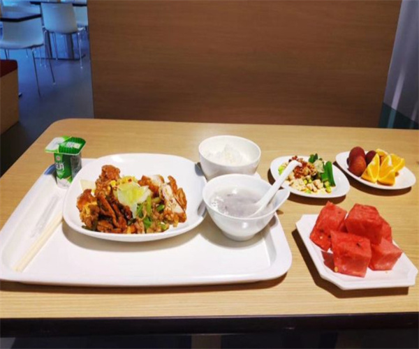 李不胖肉蟹煲加盟