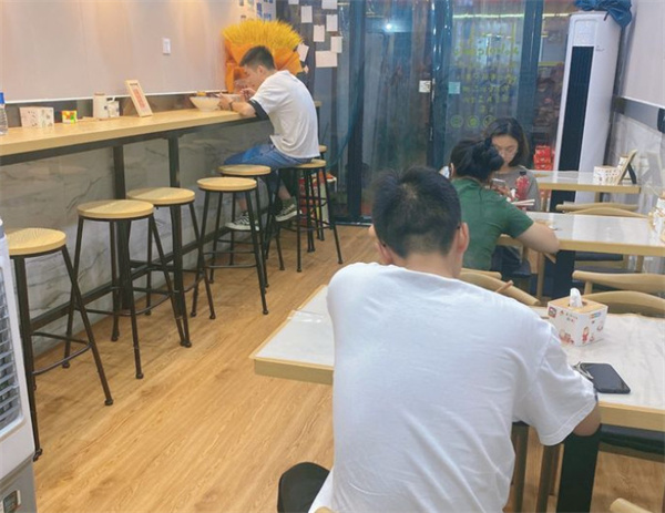 蟹小煲肉蟹煲加盟