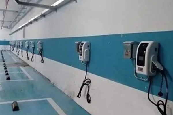 电动汽车充电桩多少钱一台?