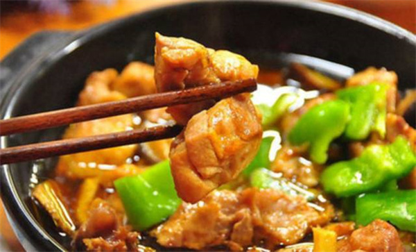 开个黄焖鸡米饭店要多少钱？