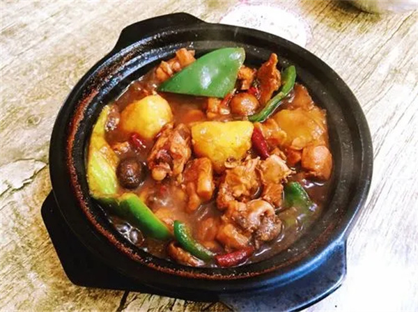 黄焖鸡是辣的吗？