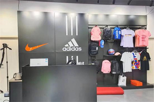 阿迪达斯耐克折扣店加盟