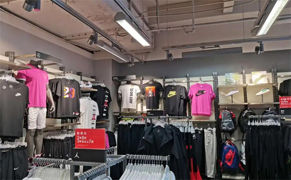 阿迪耐克折扣店加盟