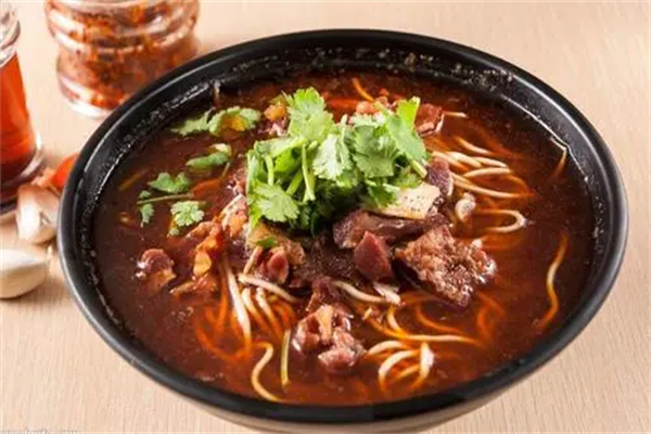 一头牛牛肉板面加盟