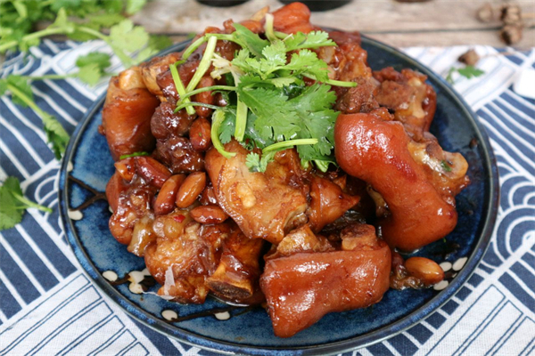 一桶红蹄猪脚饭加盟费
