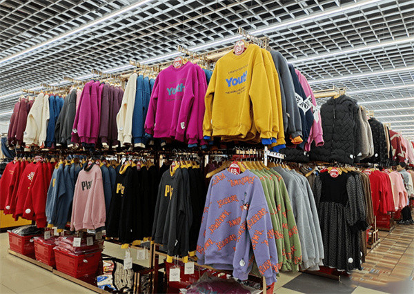 万客来服装超市加盟