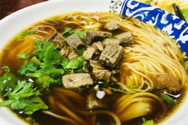 宇飞牛肉拉面