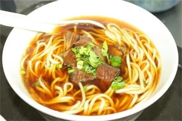 宇飞牛肉拉面
