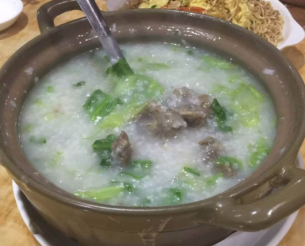 爽滑饺子王咸骨粥加盟