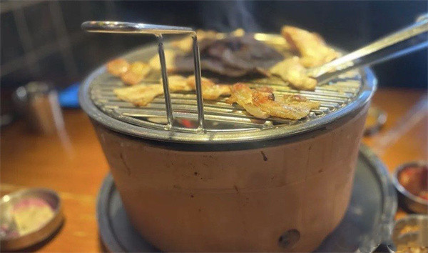 炉中火泥炉烤肉加盟