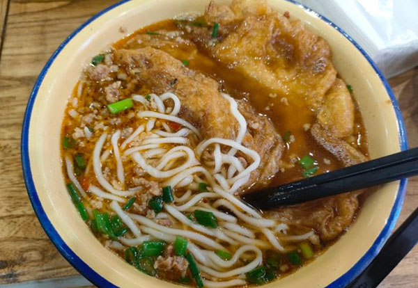 李展展生烫牛肉面加盟