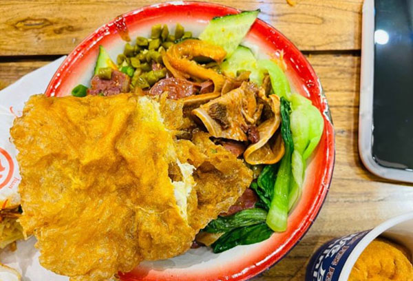 李展展生烫牛肉面加盟