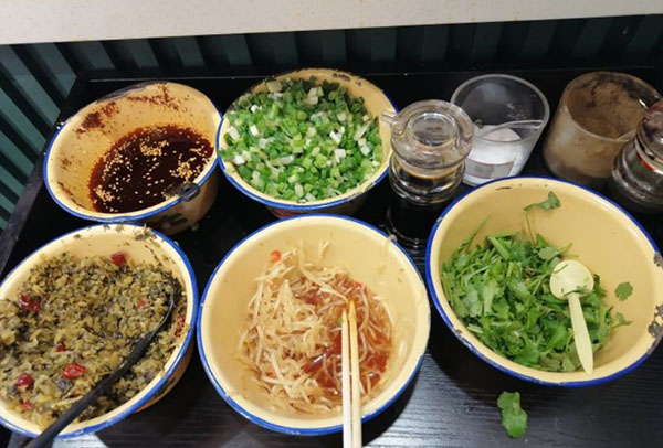 李展展生烫牛肉面加盟