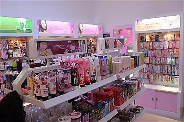 哎呀呀精品店加盟