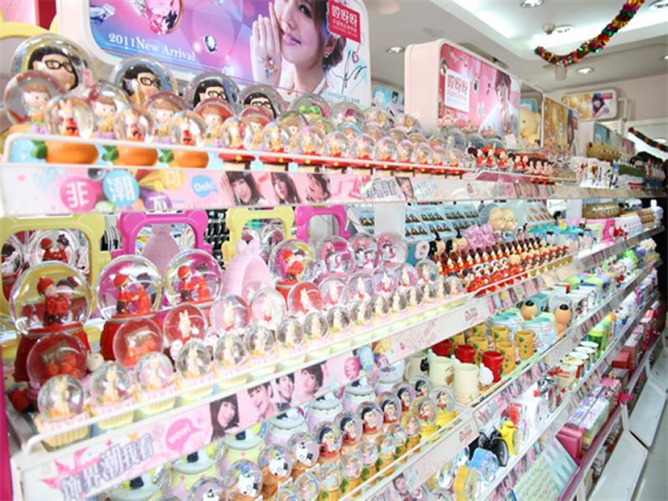 哎呀呀精品店加盟