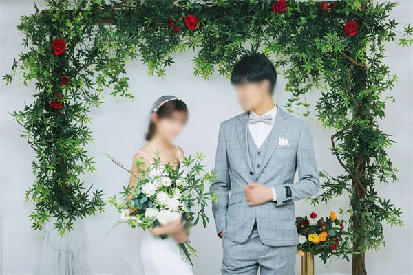 乐悠悠婚纱加盟