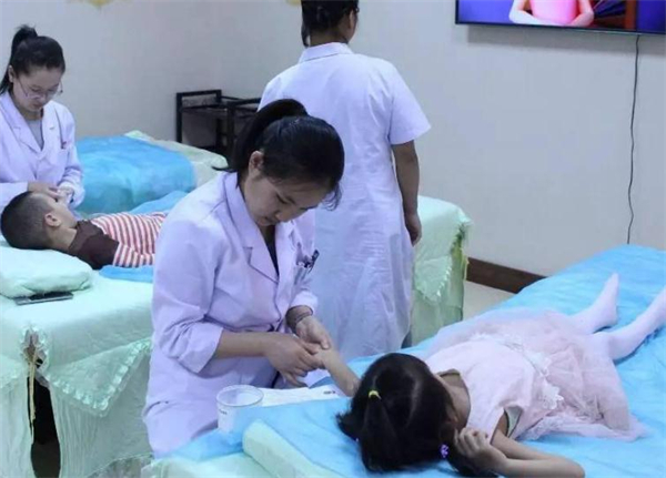 小儿推拿馆加盟