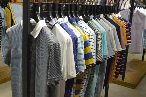品牌服装折扣店加盟