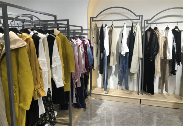 品牌服装折扣店加盟