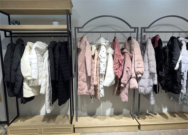 品牌服装折扣店加盟