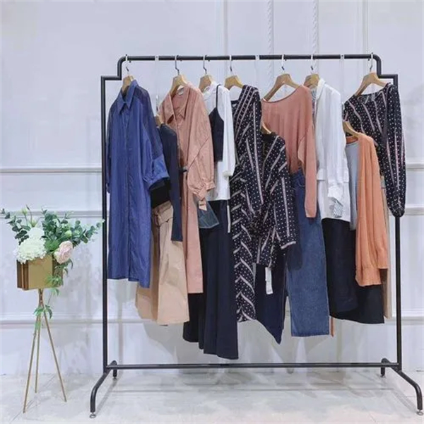 品牌服饰折扣店加盟